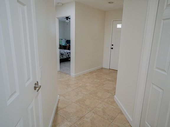 3rd image of 203 Grassy Creek Dr