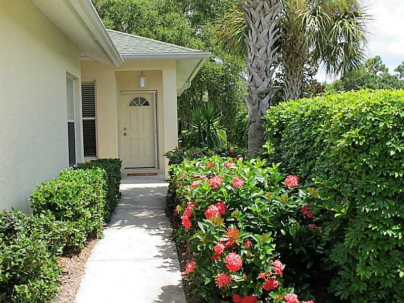 1st image of 1096 Yosemite Dr