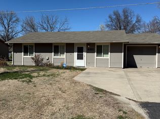 6350 SW 11th St, Topeka, KS 66615