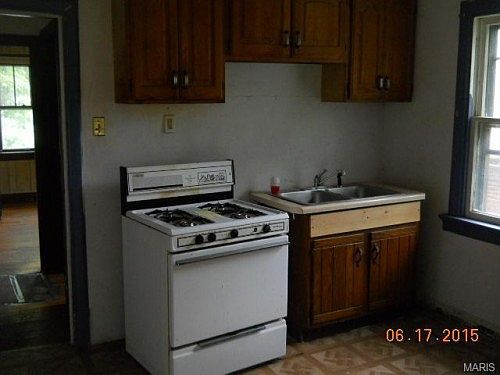 3rd image of 2838 Wheaton Ave
