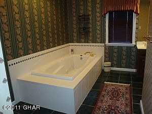 Nice Large Jacuzzi Tub in Master Suite