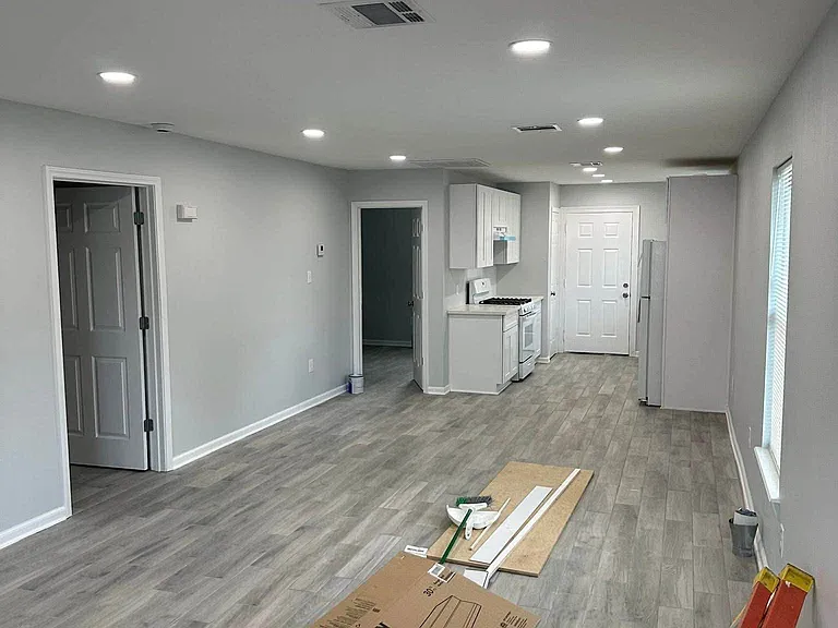 Garnet St — Photo 10
