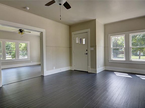 5th image of 303 Turney St