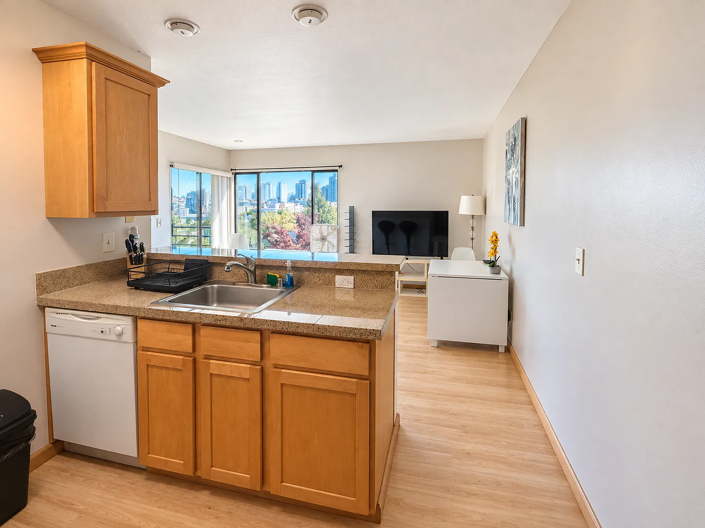 1 bed, 450 sqft, $2,300 — Photo 4