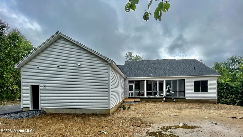 4th image of 7 Campbell Dr