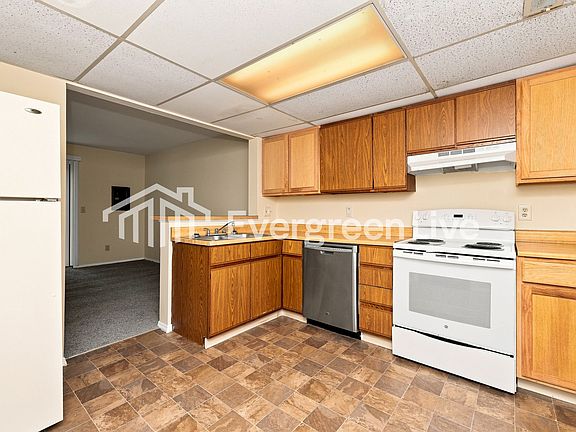 5th image of 2492 Spring Valley Rd