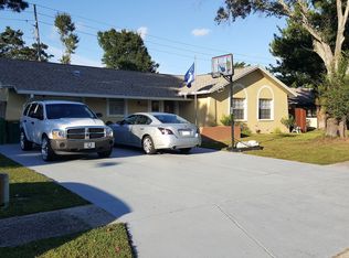 8213 101st Ct, Seminole, FL 33777