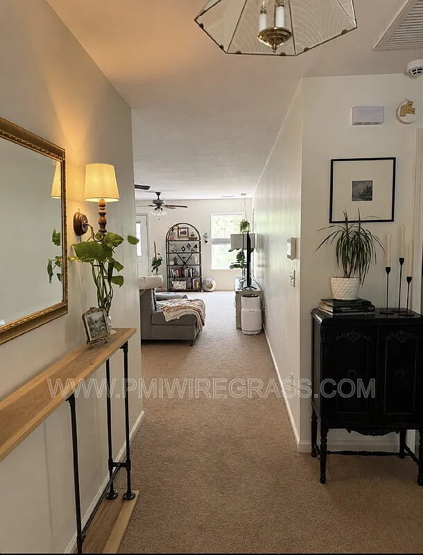 3 bed, 2.0 bath, 1400 sqft, $1,800 — Photo 2