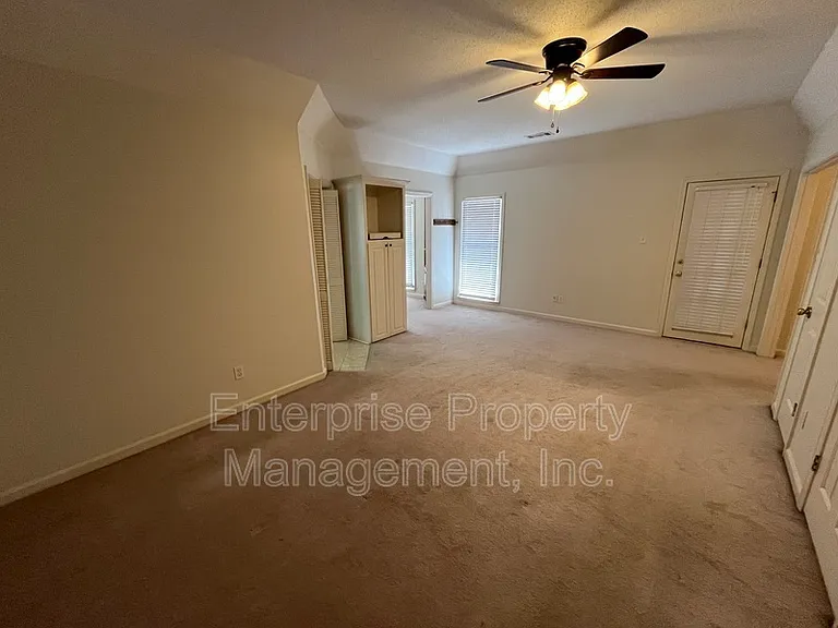 6700 N Kirby Oaks Cv — Photo 25