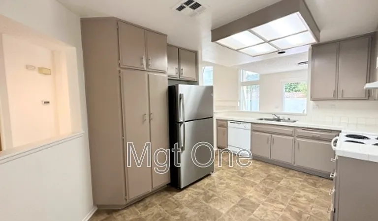 2050 Napoli Ct #102 — Photo 2
