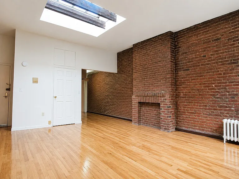 42 W 83rd St #4A — Photo 2