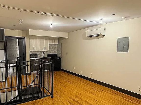 3rd image of 2427 Dean St #1E
