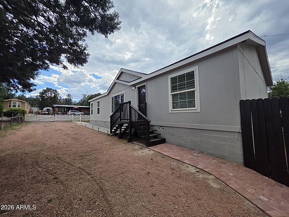 5th image of 1002 W SADDLE Lane