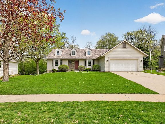 2nd image of 1131 Baird Ln NE