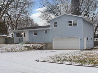 1016 Dean St, Edgerton, WI 53534