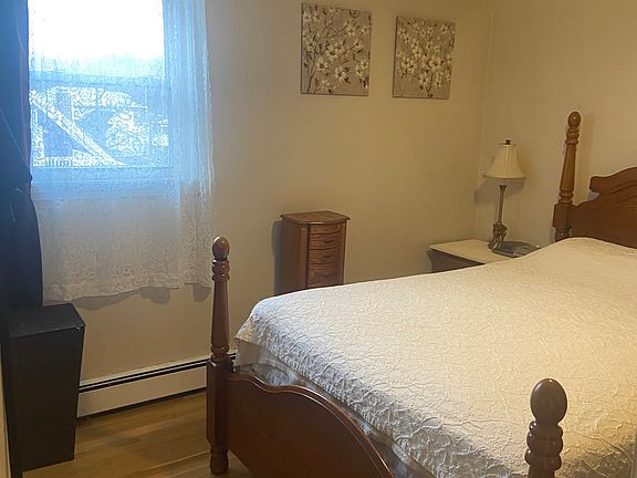 5th image of 15 Weymouth Ave Floor 2