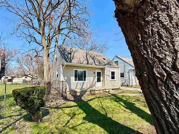 2nd image of 2289 Connell St