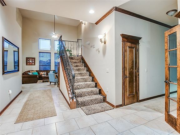 3rd image of 9008 SW 36th Ter