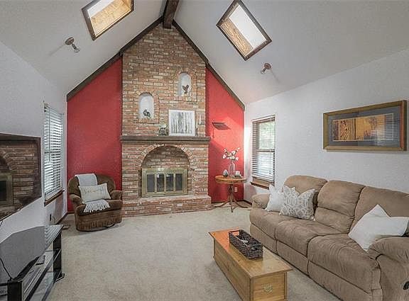 4th image of 8425 Corona Ave