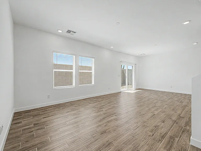 1528 N Pueblo Dr — Photo 20