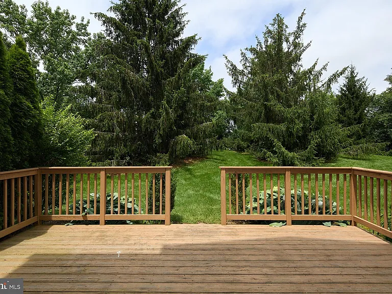3604 Carriage Ct N — Photo 18