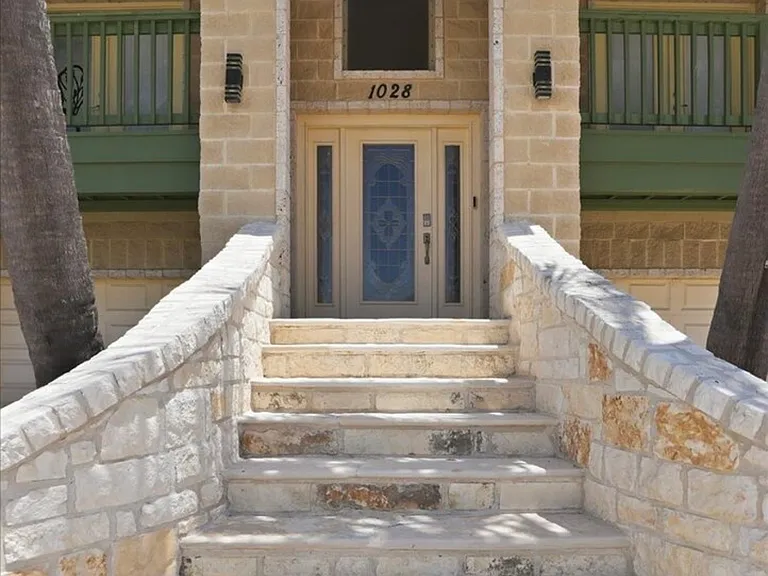 1028 Channel Vista Dr — Photo 2