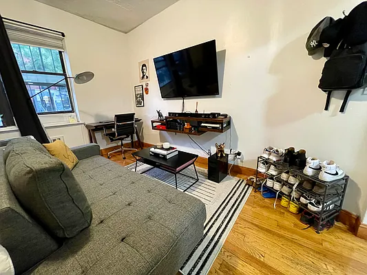 Rented by R New York | media 22