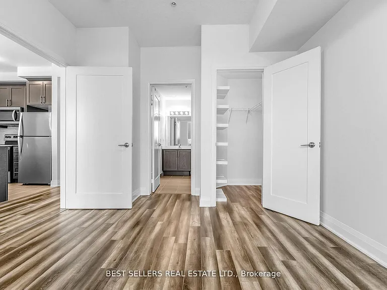 16 Concord Pl #220 — Photo 12