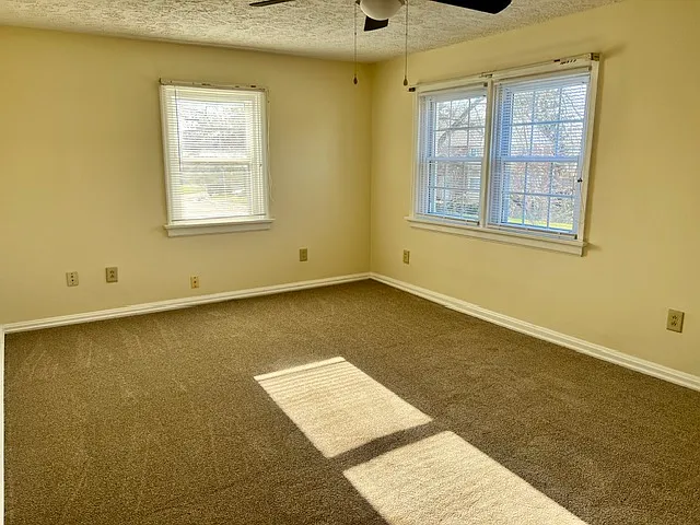 Building Photo - 689 Smith Ave #2