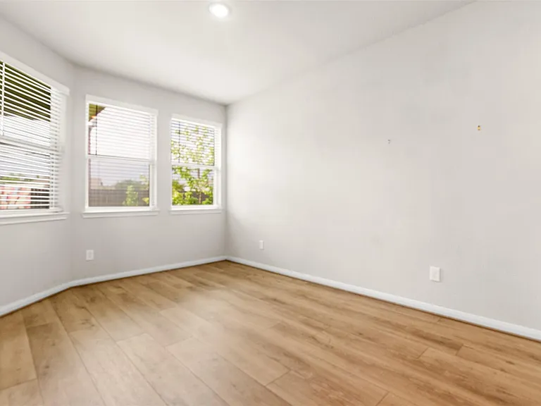 25008 Calais New Ct — Photo 13