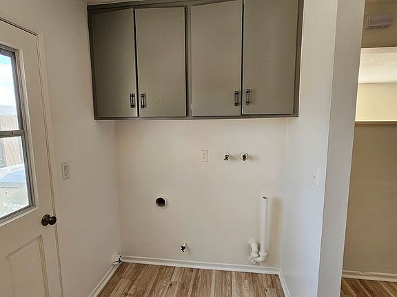 2nd image of 15662 Bluebird Ln