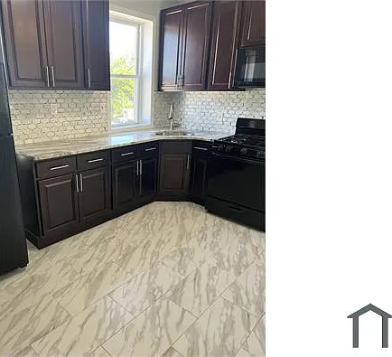 4 bed, 8963 sqft, $2,700 — Photo 1