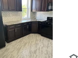 192 1st St #2, Newark, NJ