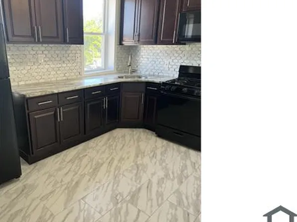 192 1st St #2, Newark, NJ 07107