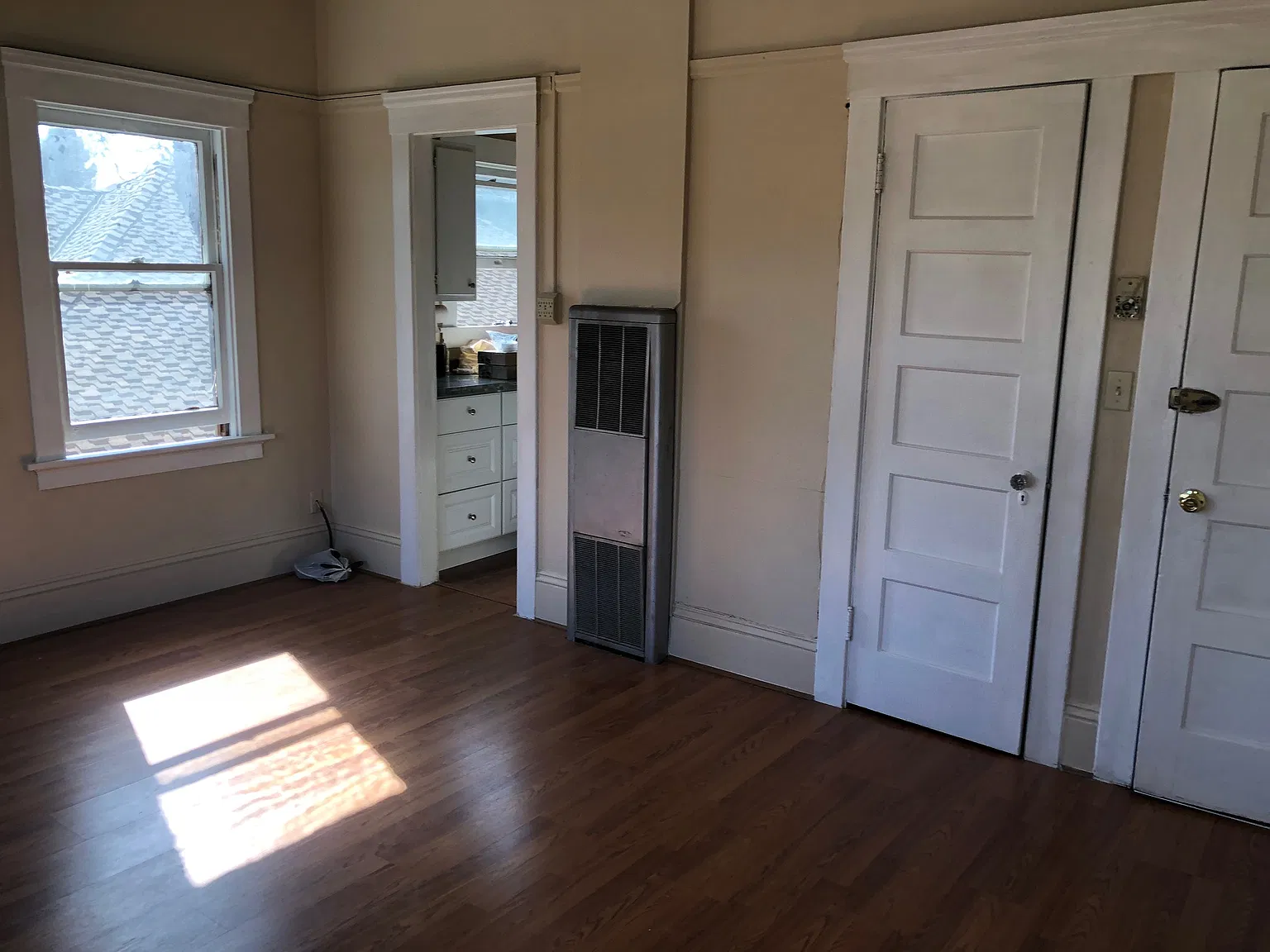 Studio, 250 sqft, $1,295 — Photo 3