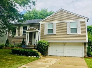 208 Annapolis Dr, Vernon Hills, IL