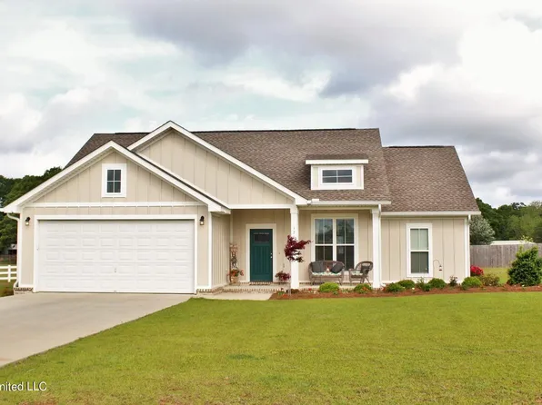 120 Magnolia Farms Dr, Lucedale, MS 39452
