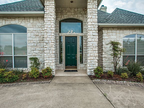 2nd image of 262 Estelle Ln