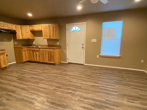 3rd image of 119 36th St Unit B