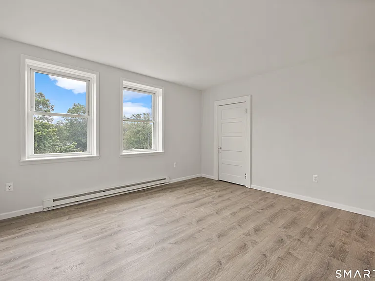 60 Center St #10 — Photo 12