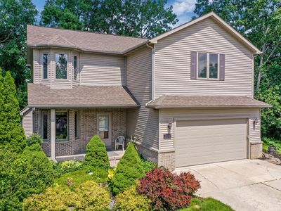 7562 Peninsula Ct, Waterford, MI, 48327