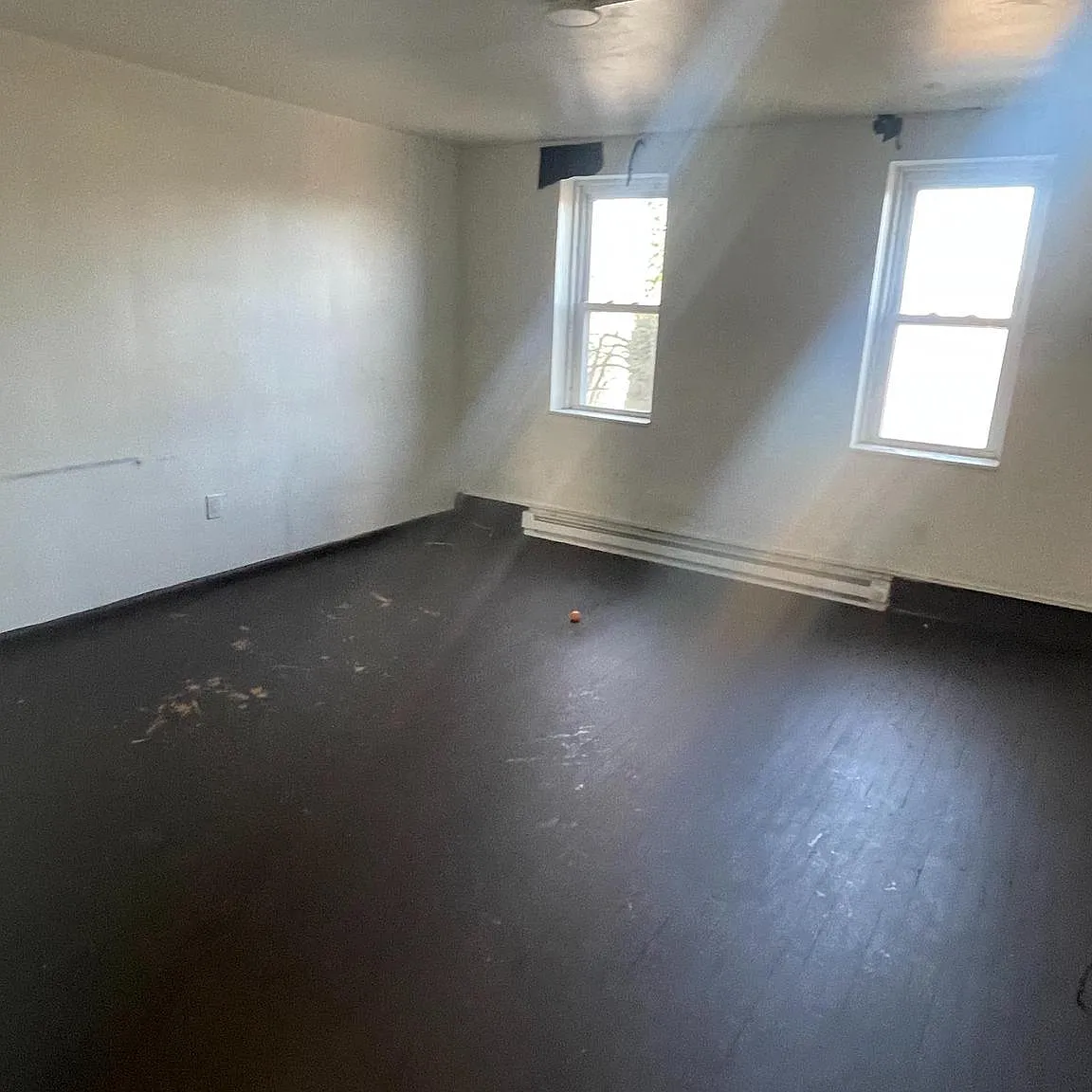 4 bed, 1.5 bath, 1800 sqft, $1,275 — Photo 2
