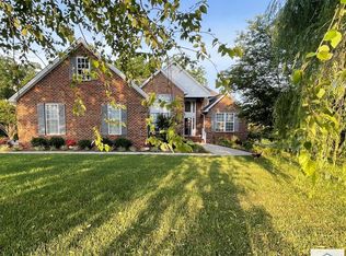 33 Farmingdale Dr, Martinsville, VA 24112