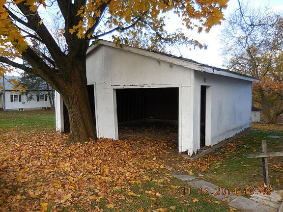 4th image of 77 Fisher Ave