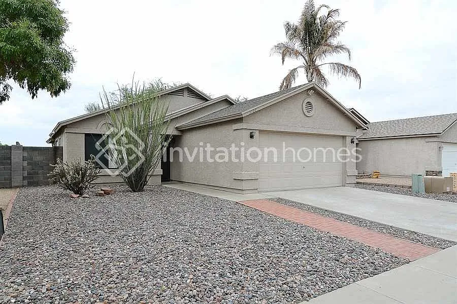 3127 W Donald Dr