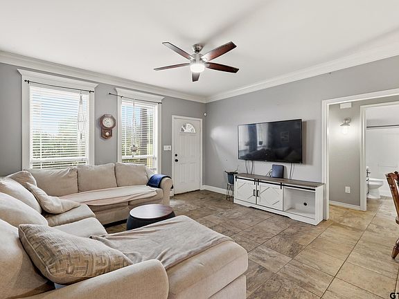 4th image of 605 Penny Ln