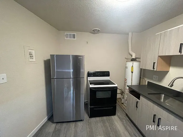 2372 N Emporia St — Photo 2