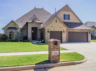 2224 Waterford Ln, Yukon, OK 73099