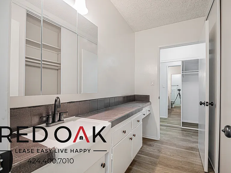 1539 N Alexandria Ave #303 — Photo 11