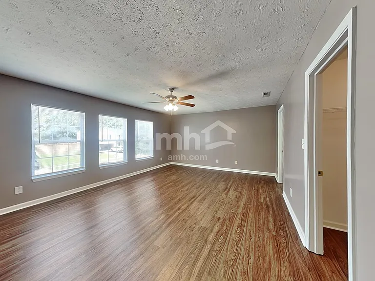 787 Tulip Ln — Photo 11